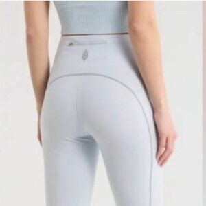 FP Movement "You’re A Peach" leggings, M, NWOT